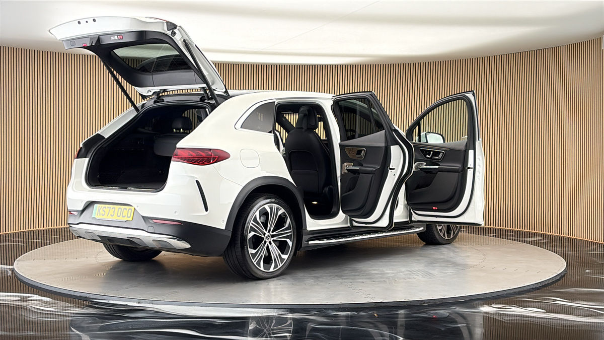 More views of Mercedes-Benz EQE
