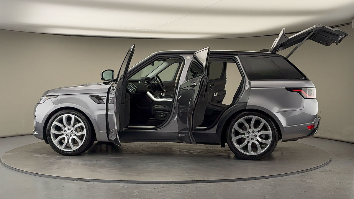 More views of Land Rover Range Rover Sport