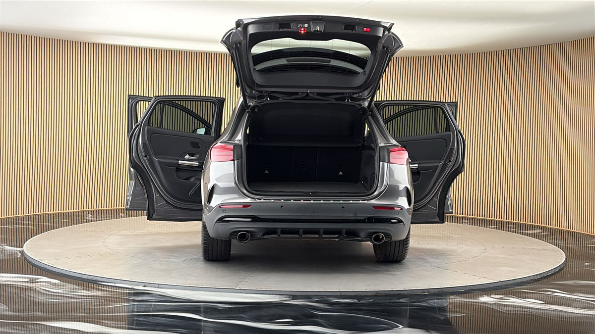 More views of Mercedes-Benz GLA