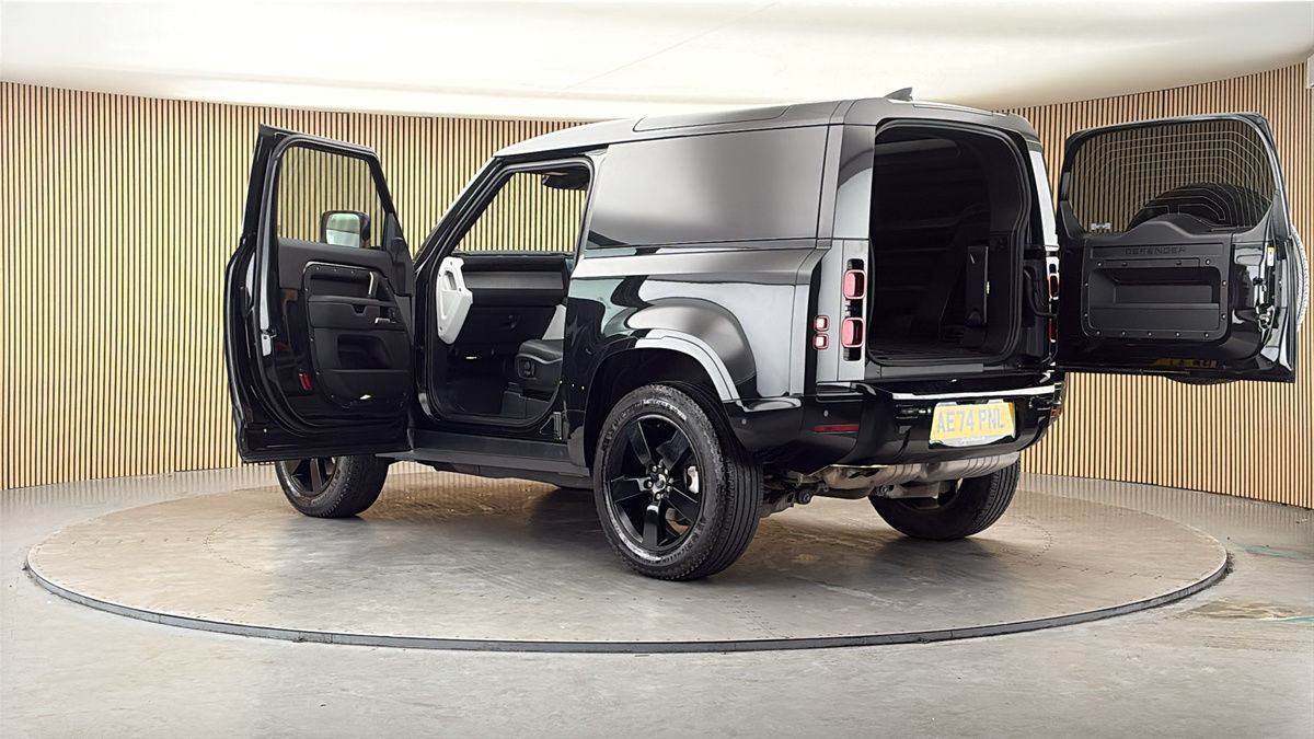 More views of Land Rover Defender 90