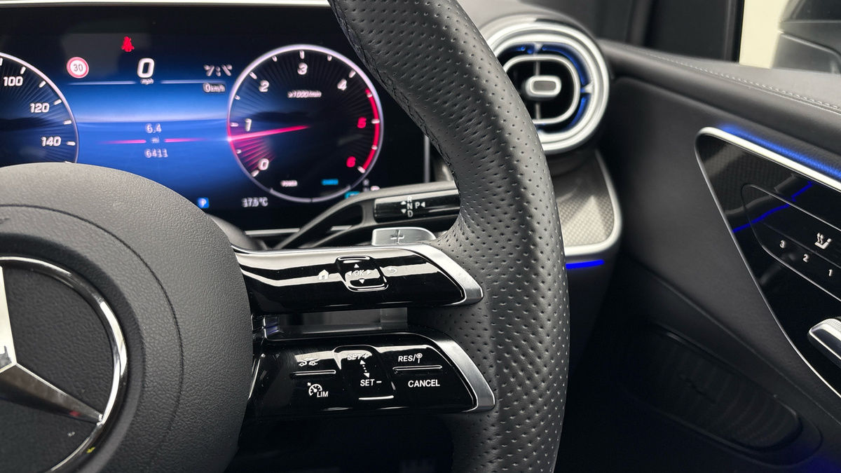 Mercedes-Benz GLC Image 14