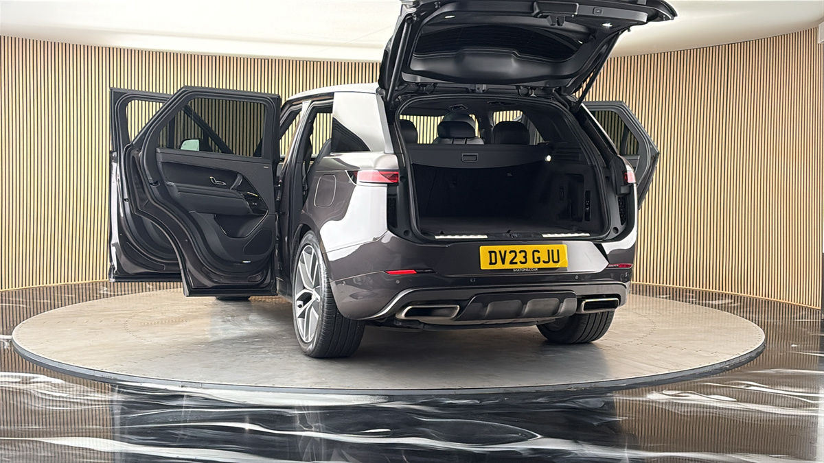More views of Land Rover Range Rover Sport