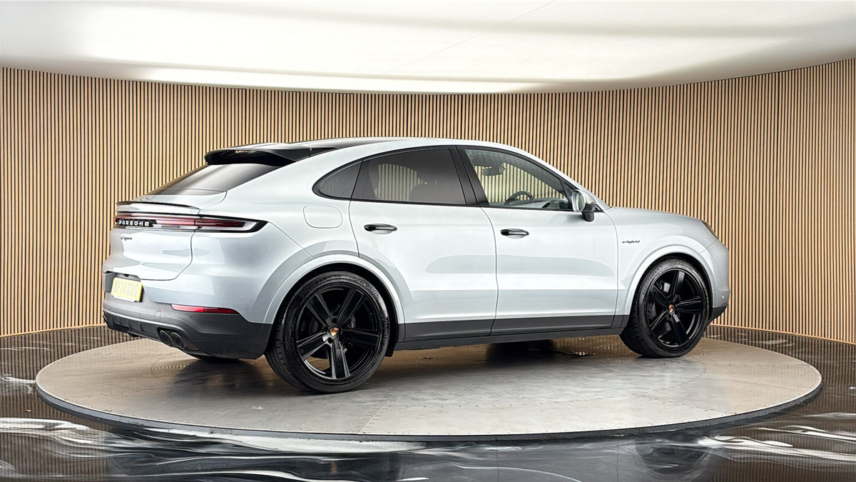 More views of Porsche Cayenne