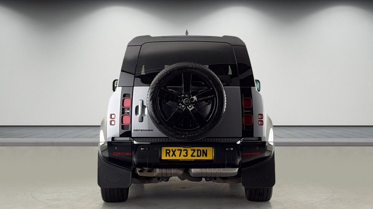 Land Rover Defender 90 Image 4