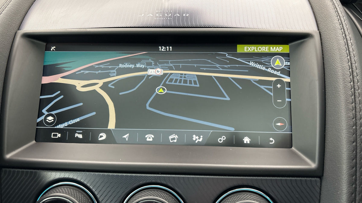 Jaguar F-Type Image 17