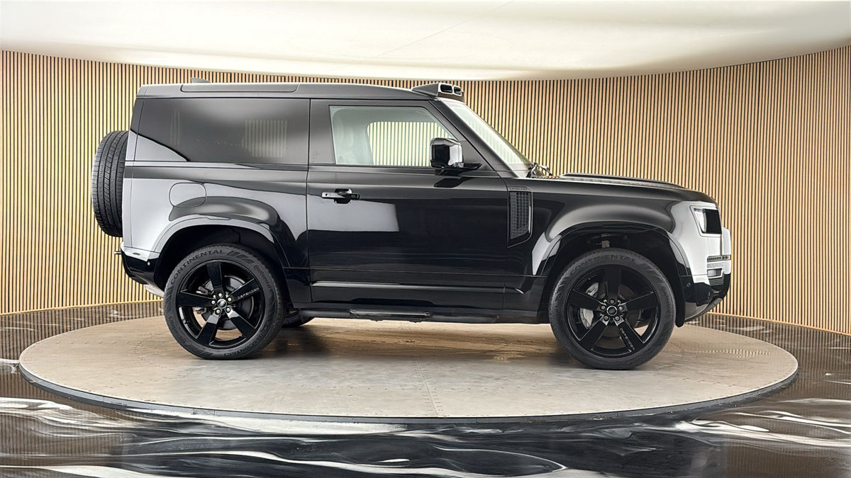 More views of Land Rover Defender 90