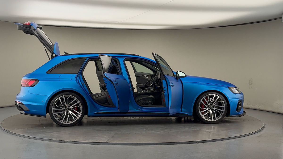 More views of Audi RS4 Avant