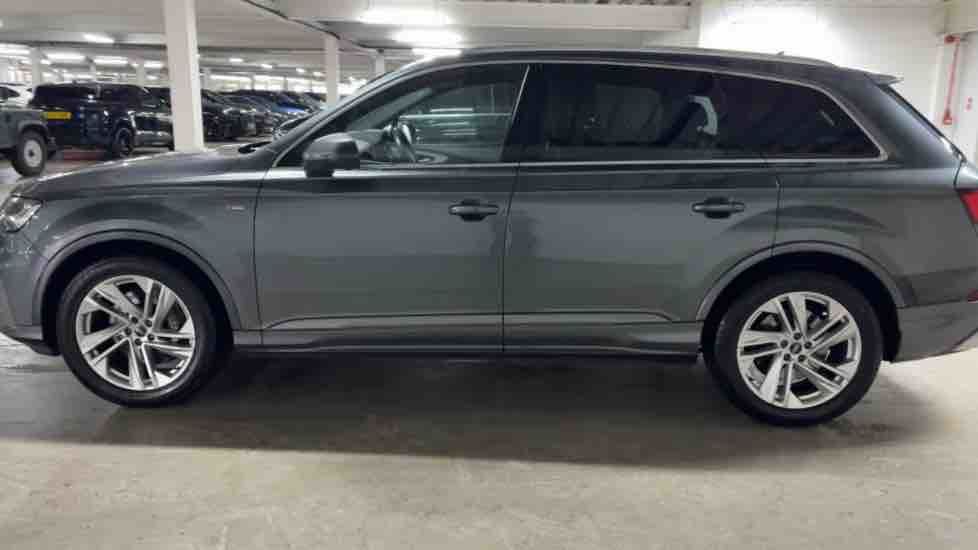 More views of Audi Q7