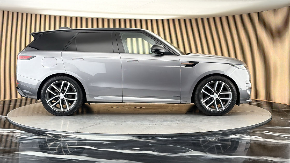 Land Rover Range Rover Sport Image 16