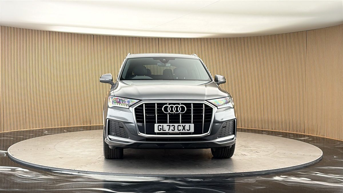 More views of Audi Q7
