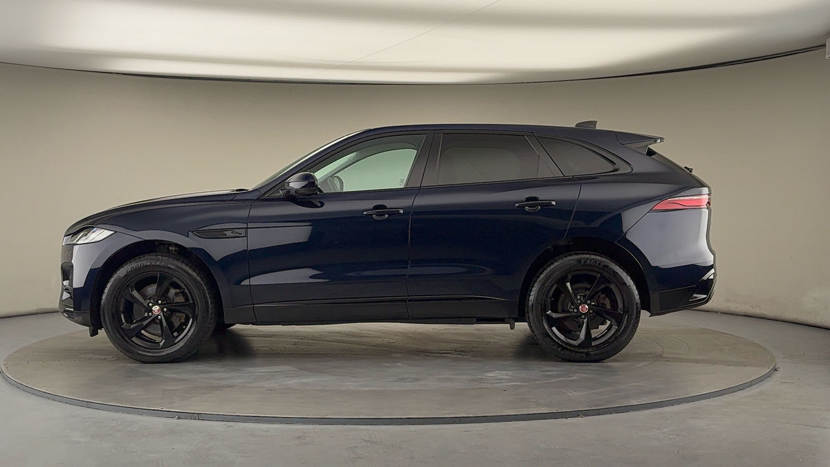 Jaguar F-PACE Image 15