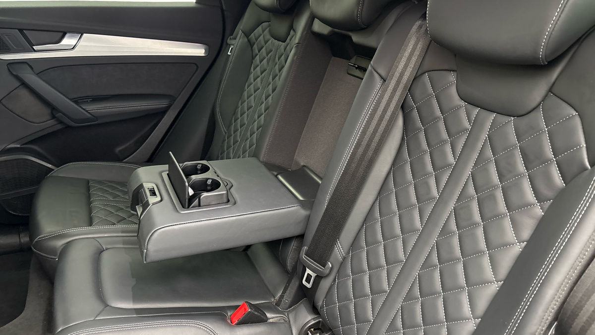 Audi Q5 Image 9