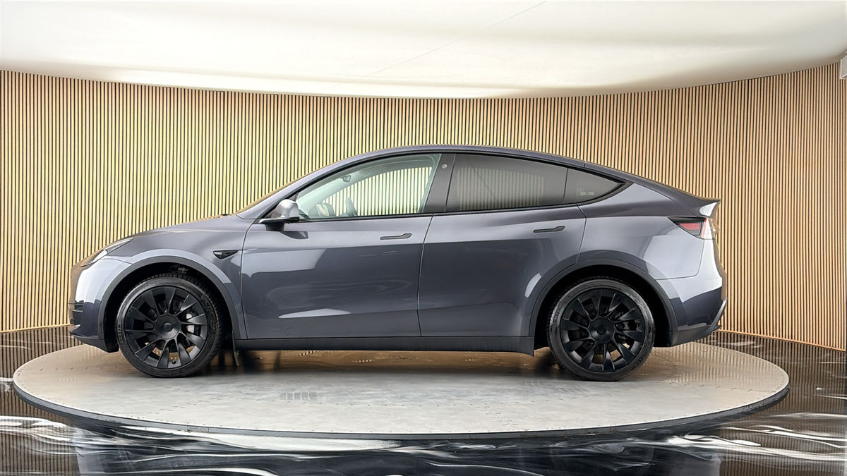 Tesla Model Y Image 15