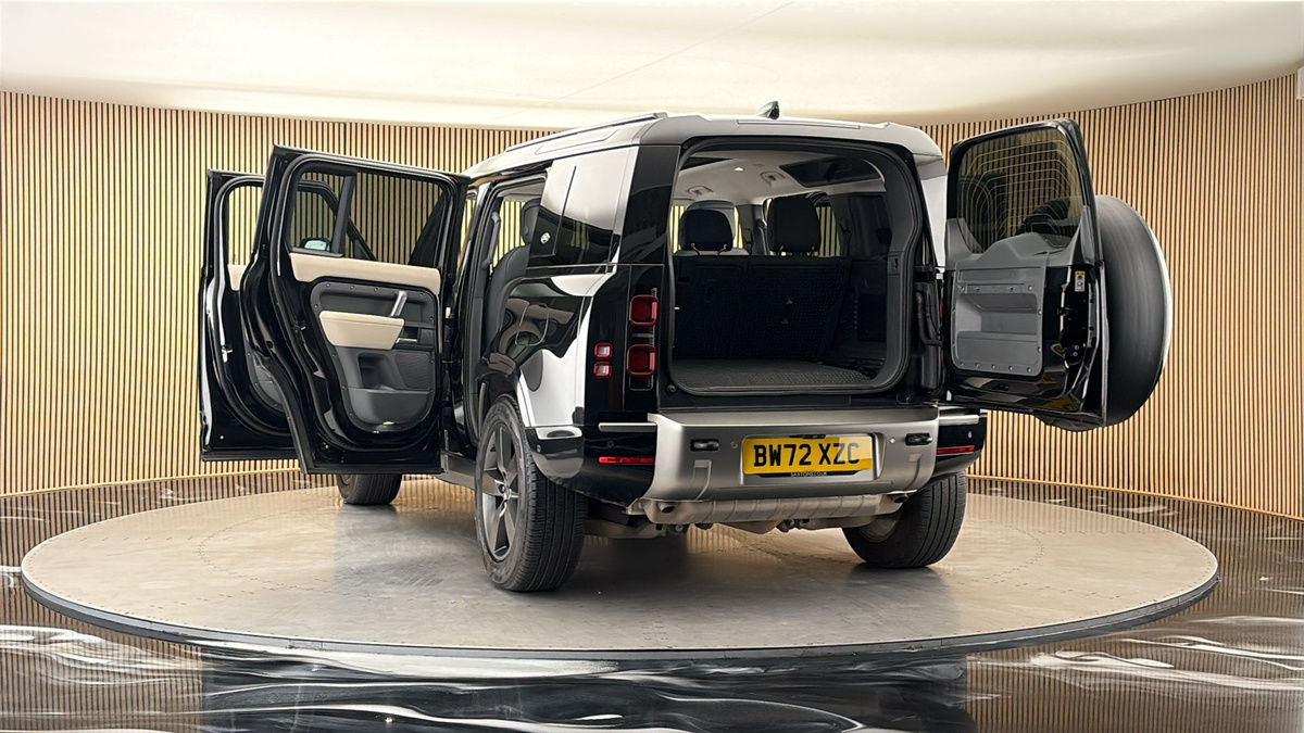 More views of Land Rover Defender 110