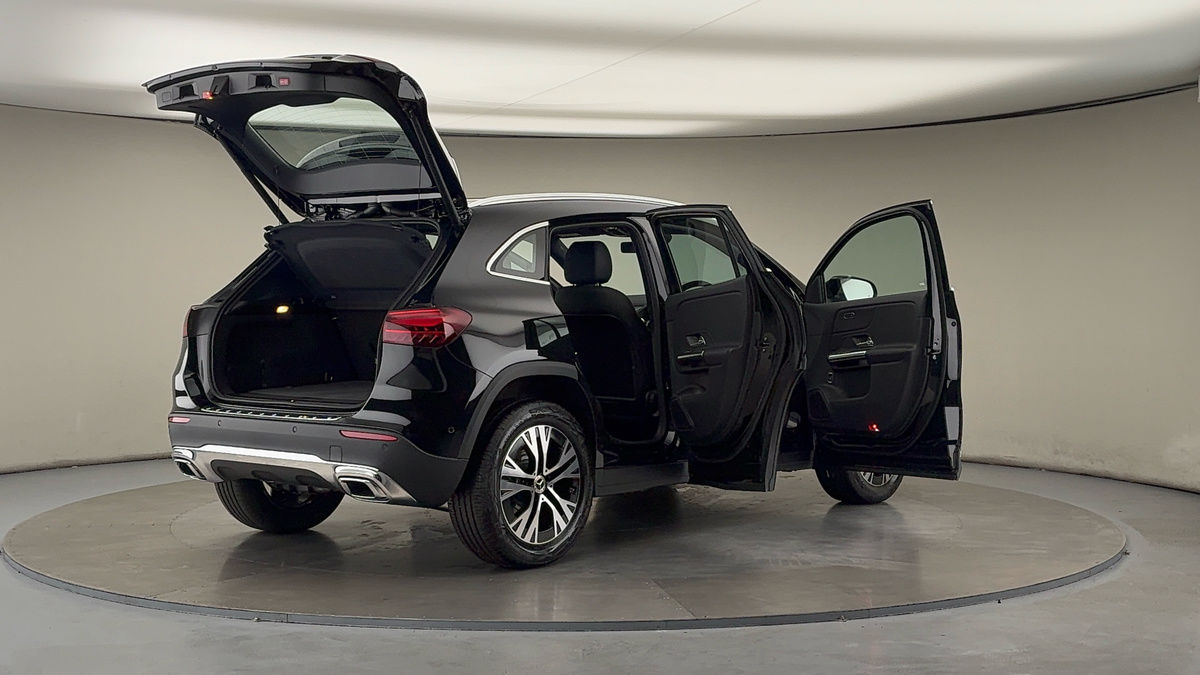 More views of Mercedes-Benz GLA