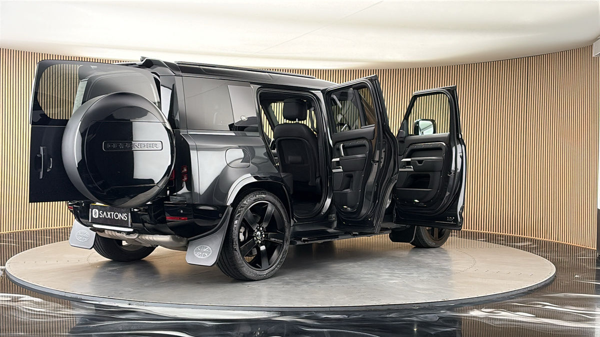 More views of Land Rover Defender 110