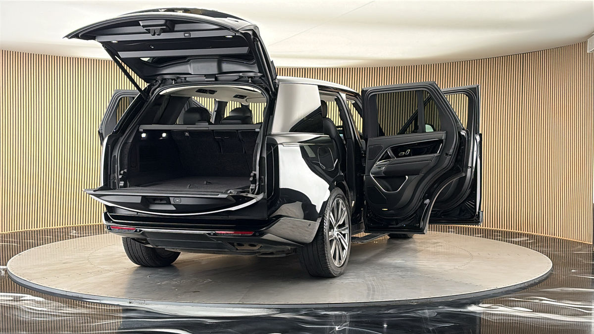 More views of Land Rover Range Rover