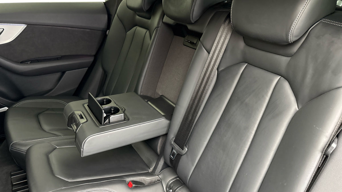 Audi Q8 Image 9
