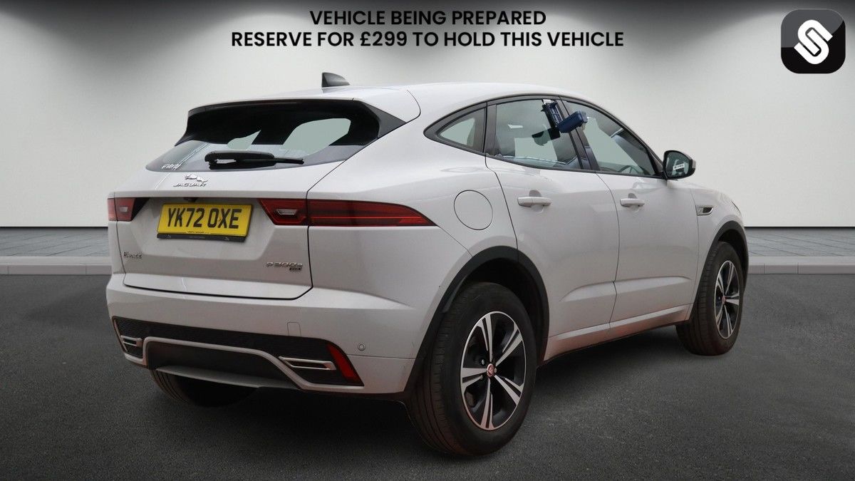 Jaguar E-PACE Image 4