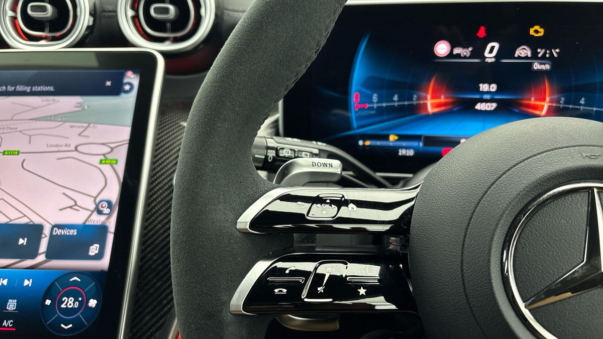 Mercedes-Benz GLC Image 13