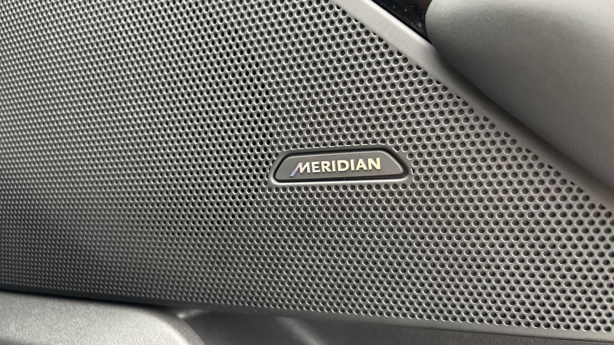 Land Rover Range Rover Velar Image 25