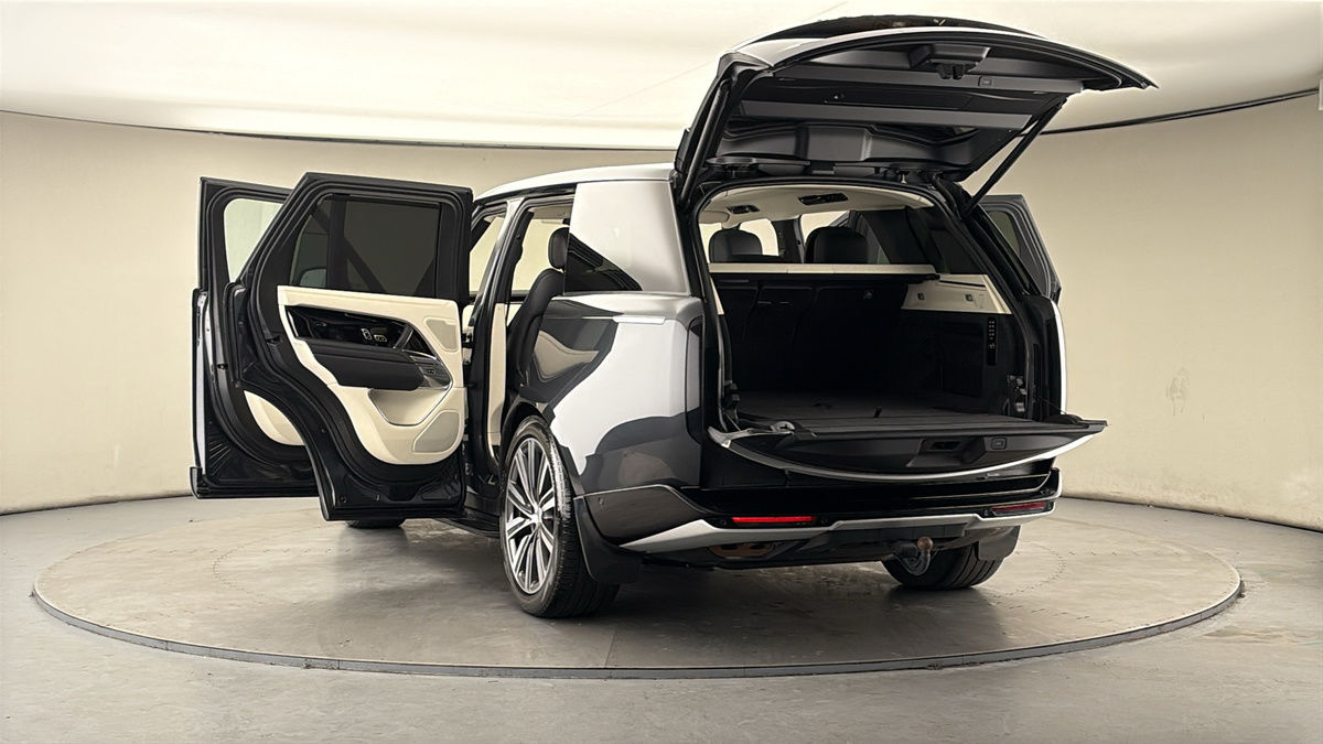 More views of Land Rover Range Rover