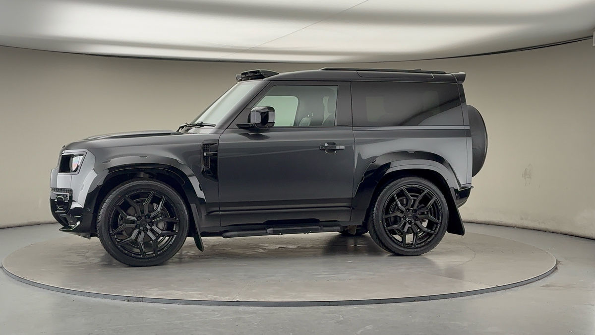 More views of Land Rover Defender 90