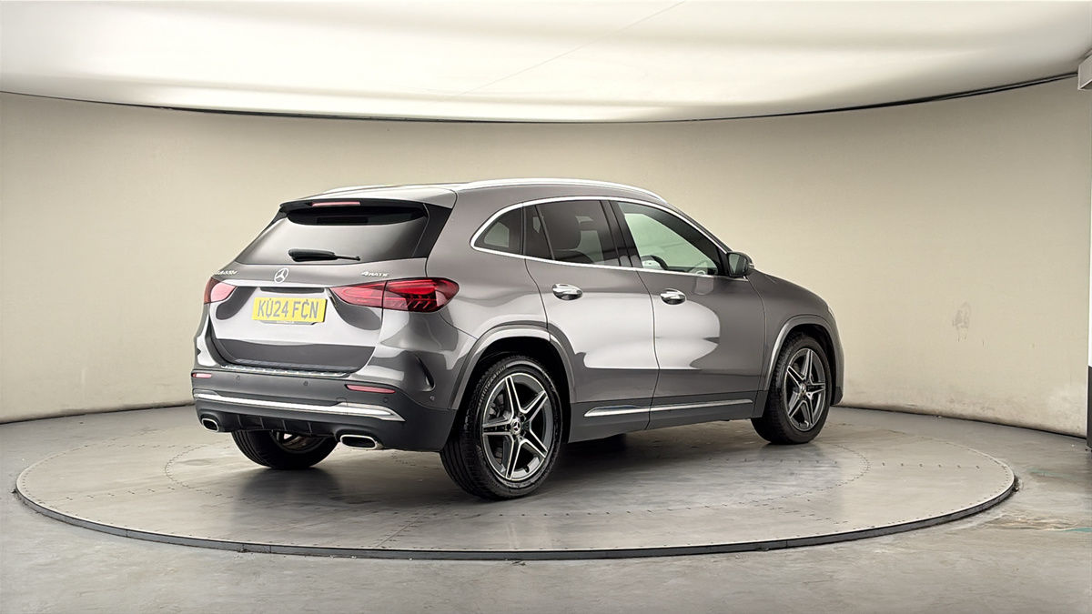 Mercedes-Benz GLA Image 21