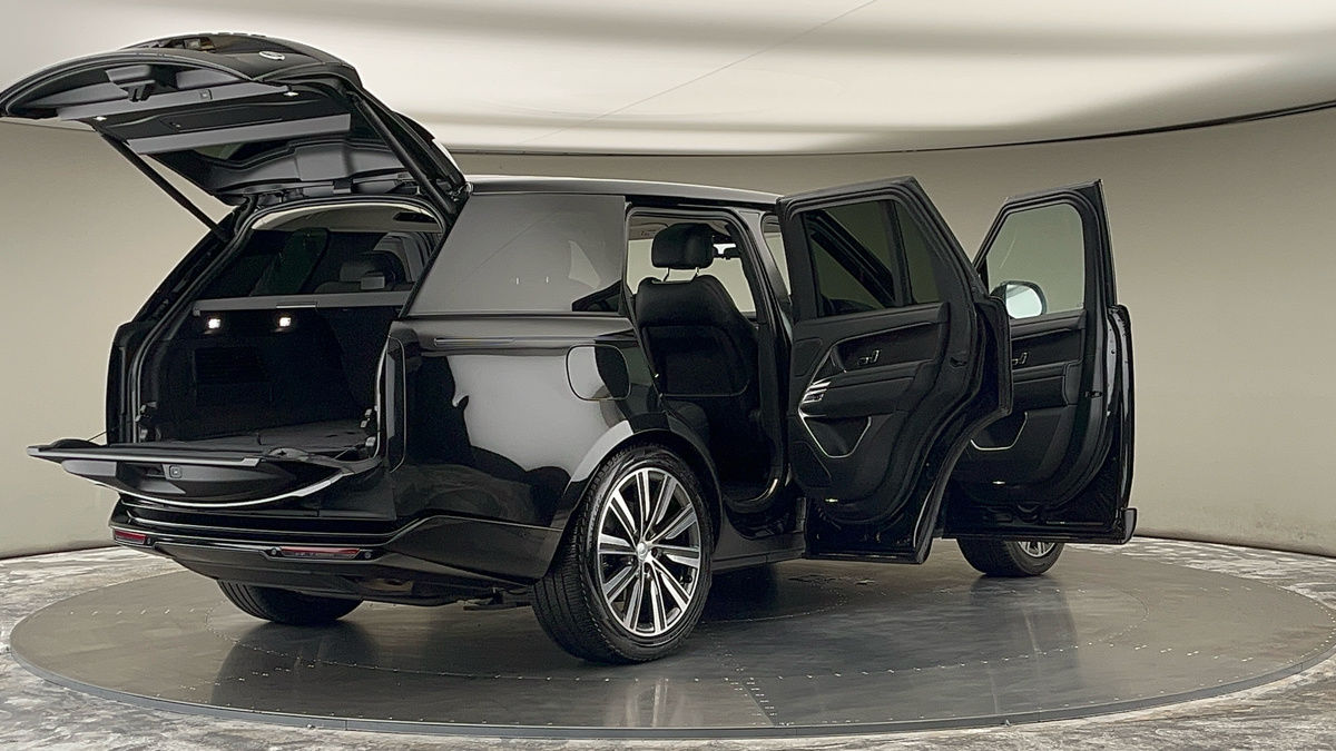 More views of Land Rover Range Rover