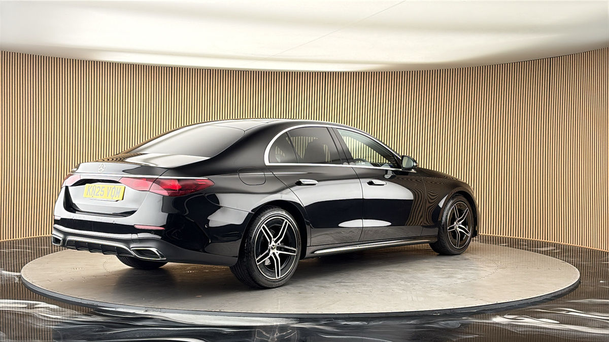 Mercedes-Benz E Class Image 21