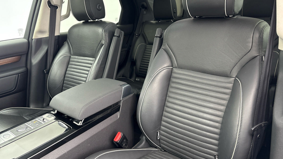 Land Rover Discovery Image 7