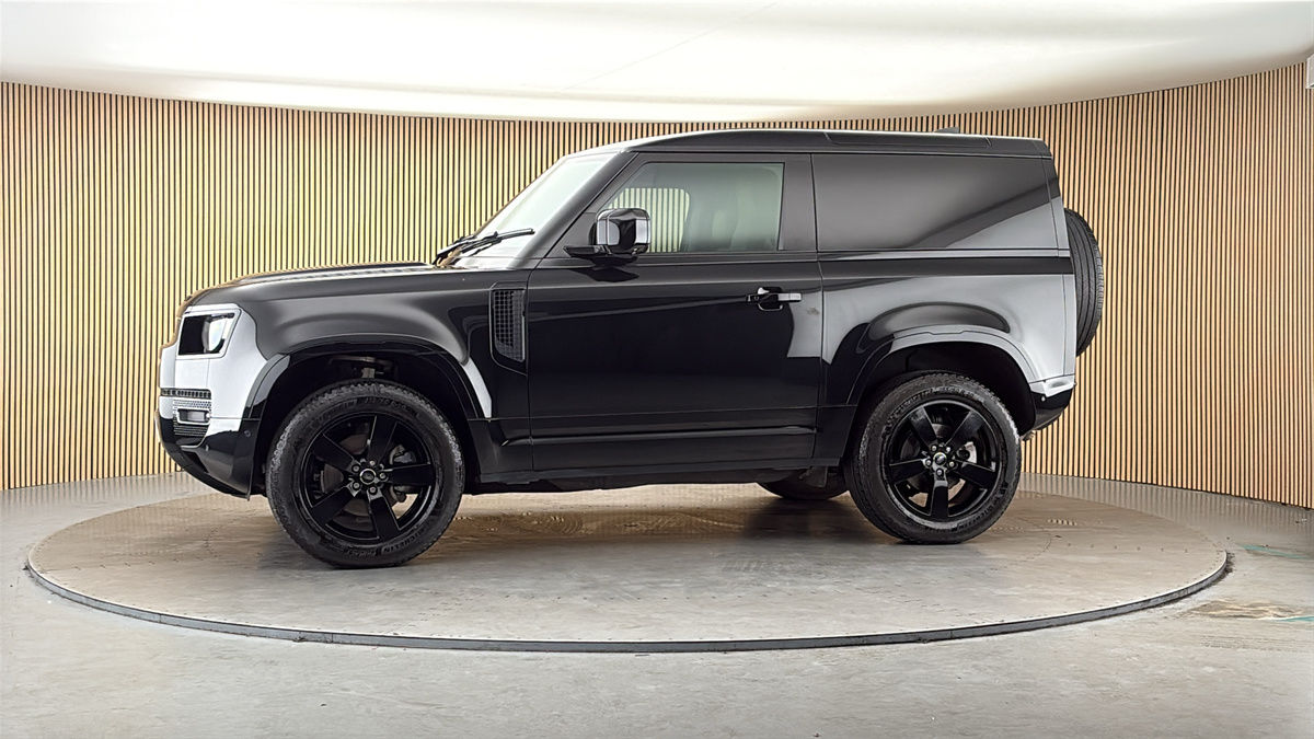 More views of Land Rover Defender 90