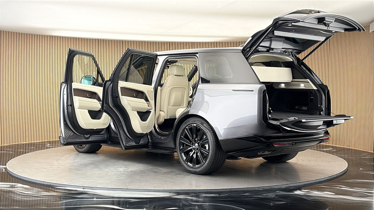 More views of Land Rover Range Rover