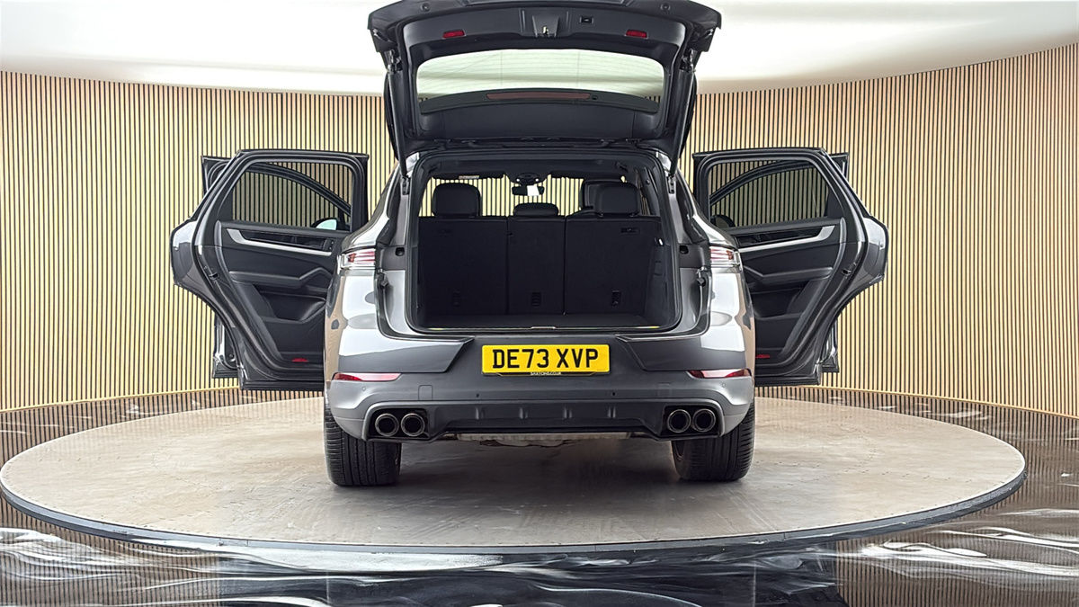 More views of Porsche Cayenne