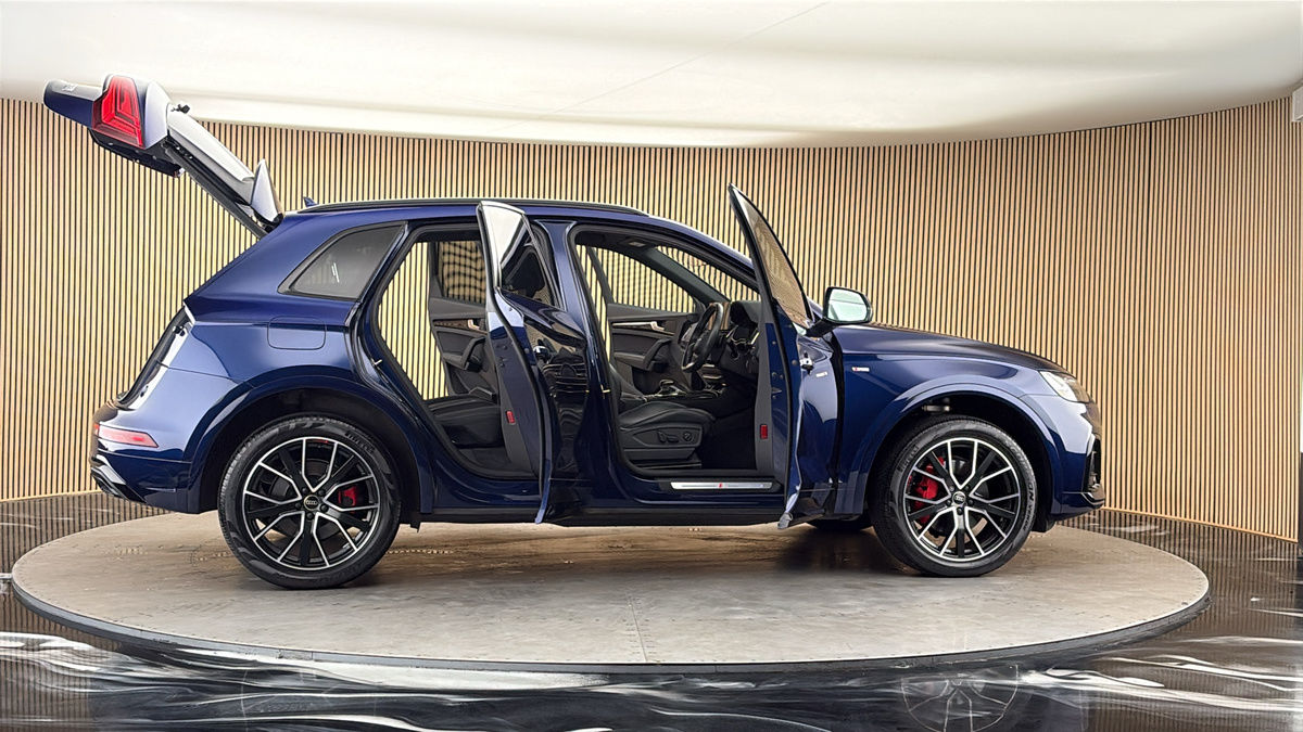 More views of Audi Q5