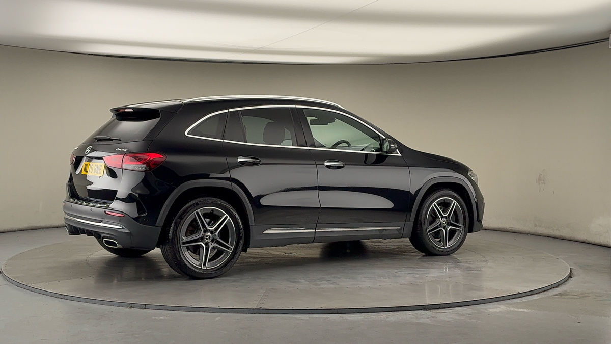 More views of Mercedes-Benz GLA