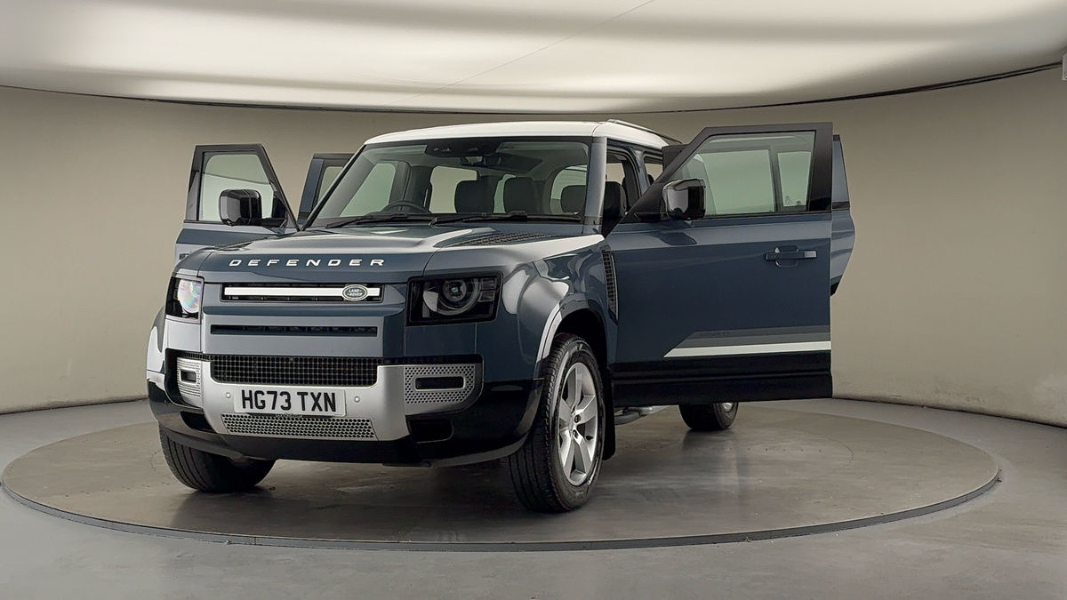 More views of Land Rover Defender 110