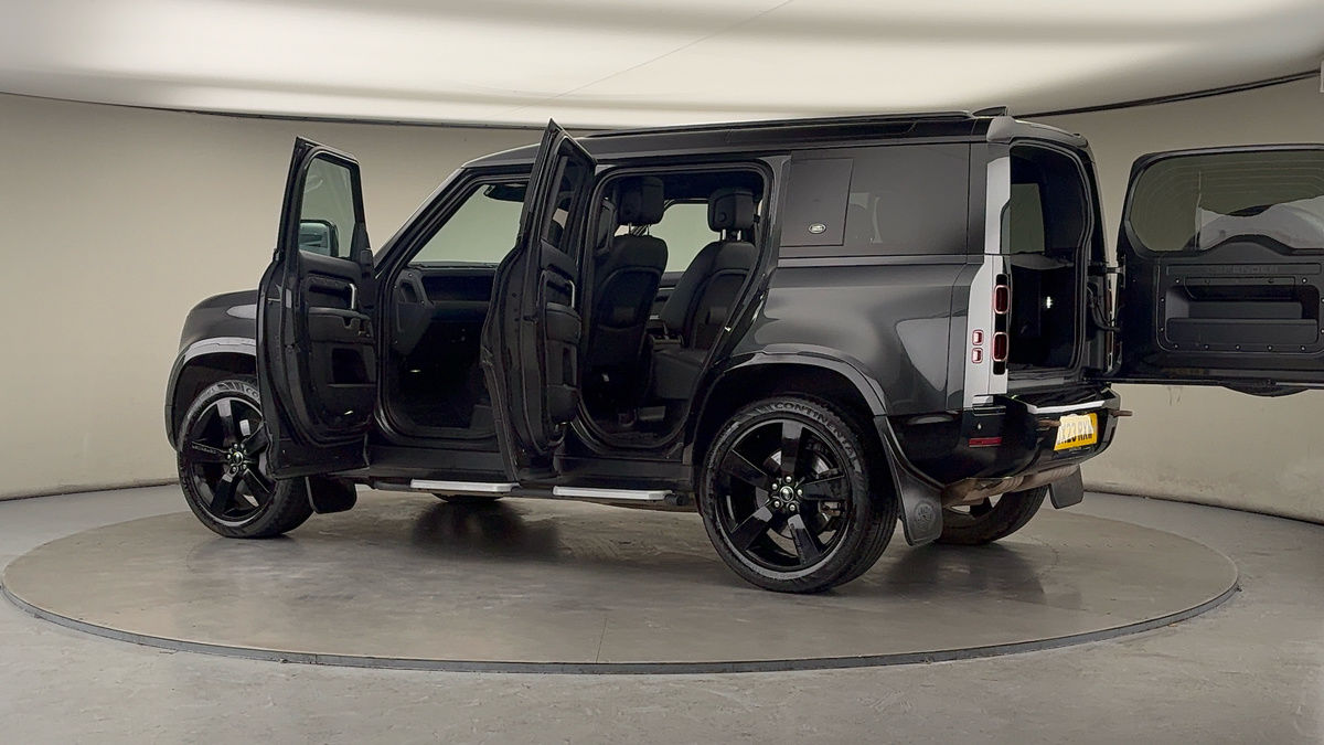 More views of Land Rover Defender 110