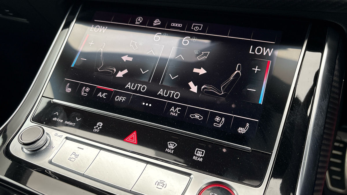 Audi RSQ8 Image 29