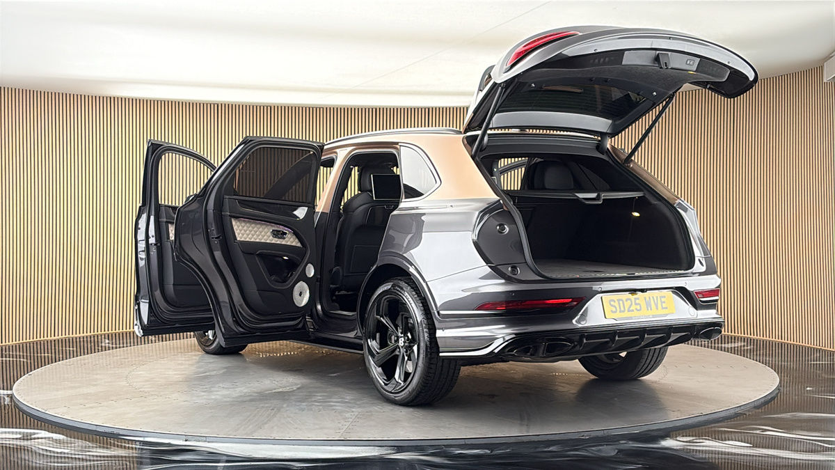 Bentley Bentayga Image 23