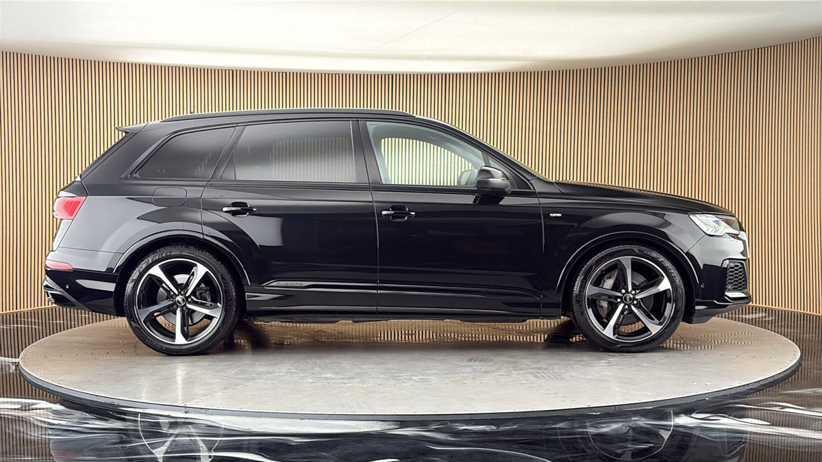 Audi Q7 Image 16