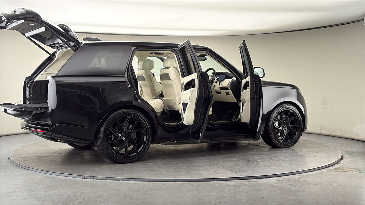 More views of Land Rover Range Rover