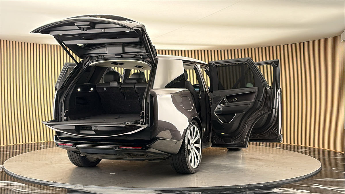 More views of Land Rover Range Rover