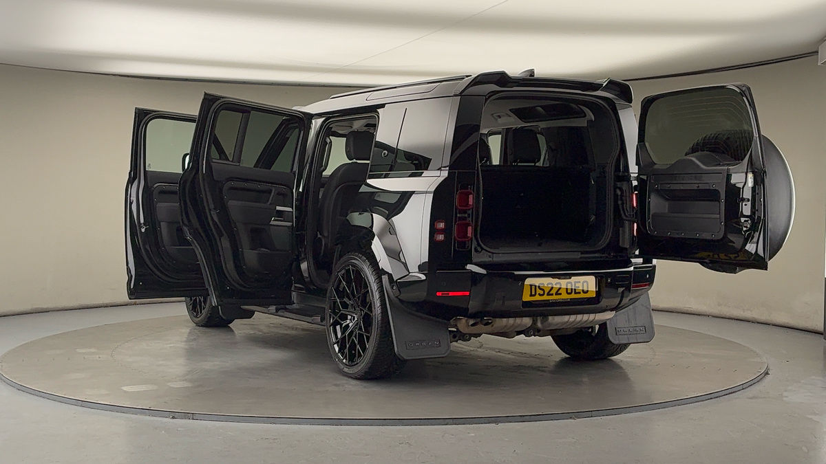 Land Rover Defender 110 Urban Image 23