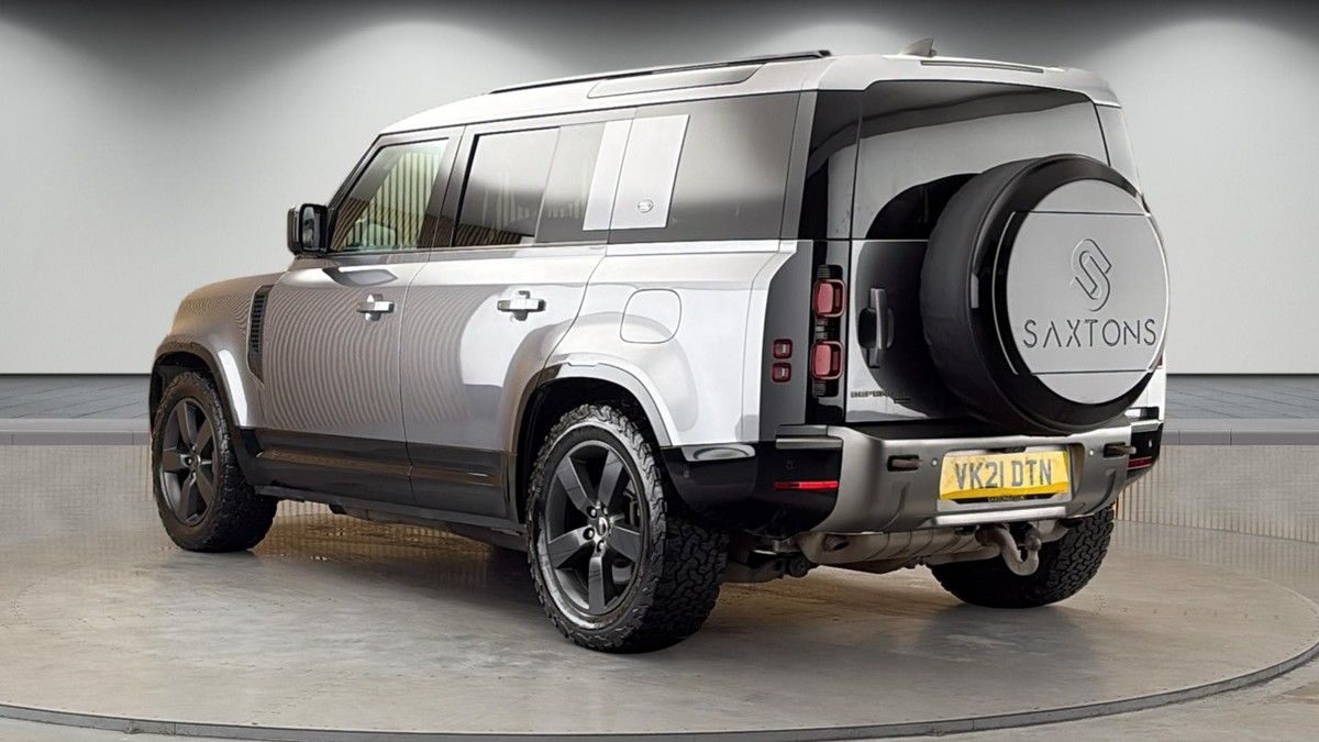 Land Rover Defender 110 Image 2