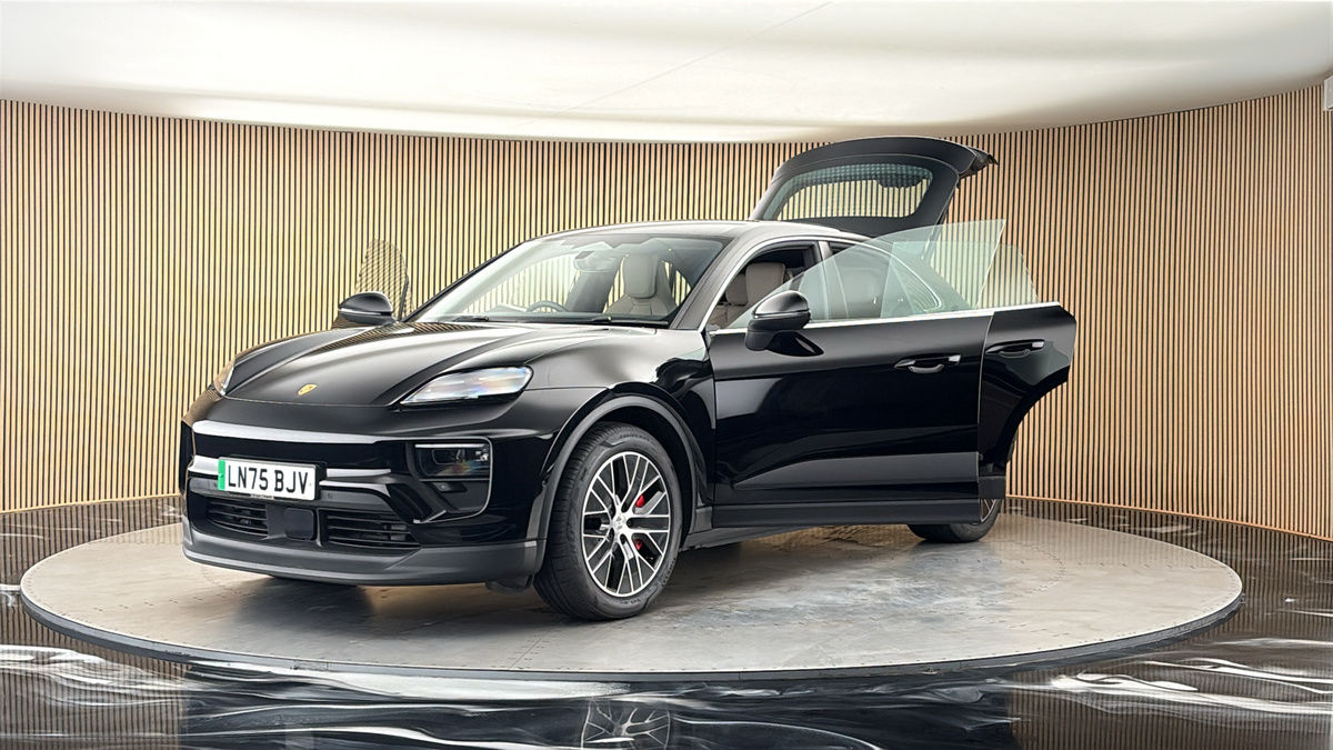 More views of Porsche Macan
