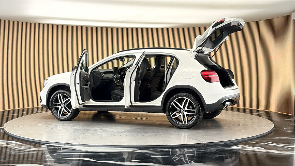 More views of Mercedes-Benz GLA