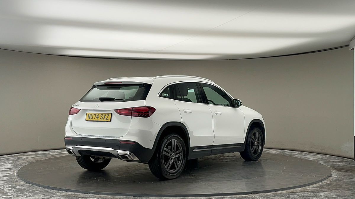 More views of Mercedes-Benz GLA