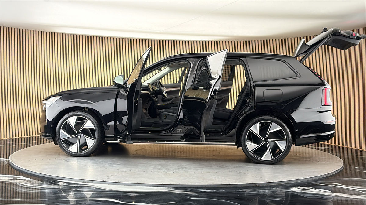 More views of Volvo EX90