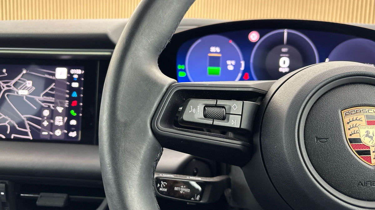 Porsche Macan Image 14
